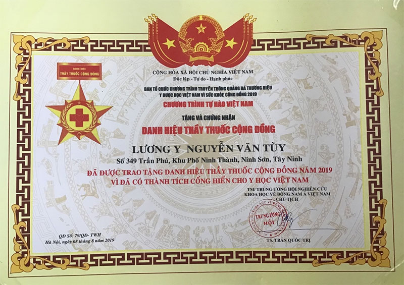 Thầy thuốc cộng đồng Nguyễn Tùy